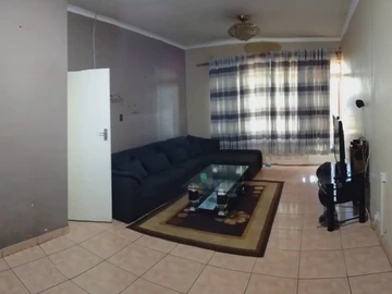 2 Bedroom Flat & Apartment