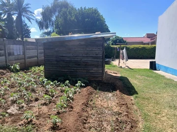 4 Bedroom Garden Flat