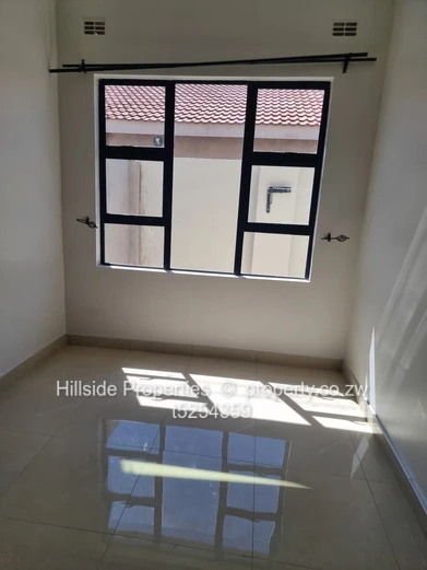6 bed house for Sale with two wings that are the same  (Sole Mandate)