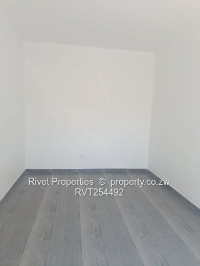 Hillside Shopping Mall To Let