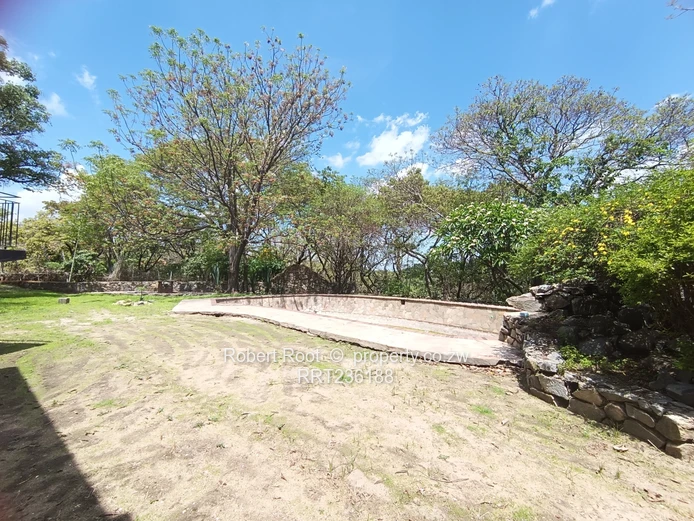 5 bed Commercial and Residential property in Sentosa