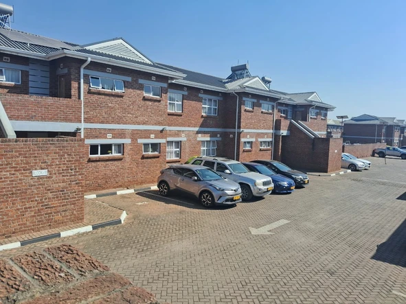 3 Bedroom Flat & Apartment
