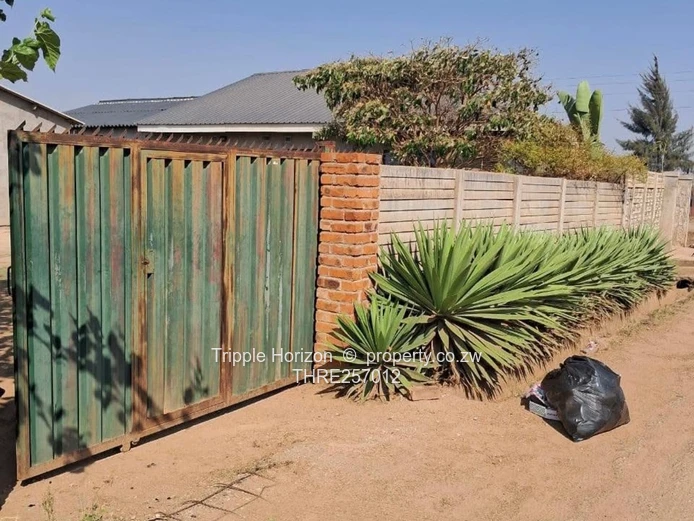2-Bed Budiriro Home on 288m² — Gate & Fitted Kitchen (Sole Mandate)