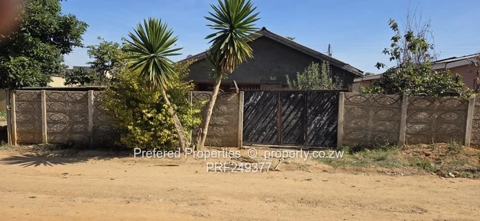 Walled & Gated 3-Bed Home in Marondera - Main En-suite