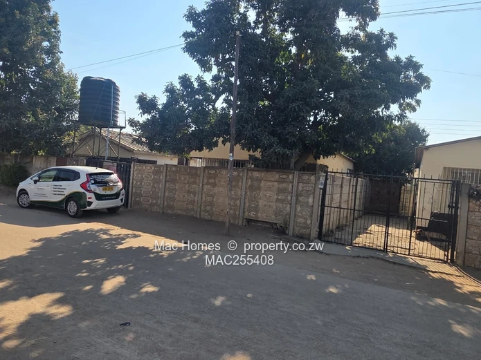 3-Bedroom House For Sale – Zengeza 1, Chitungwiza (Sole Mandate)