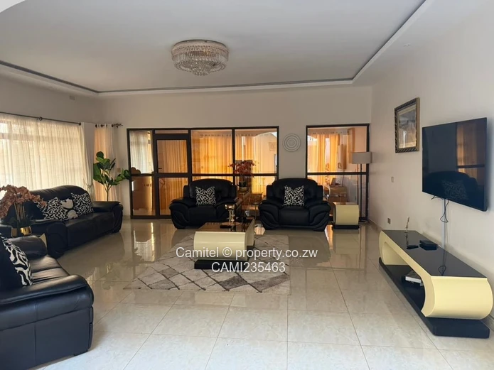 Furnished 6-Bed Luxury House with Pool in Hogerty Hill