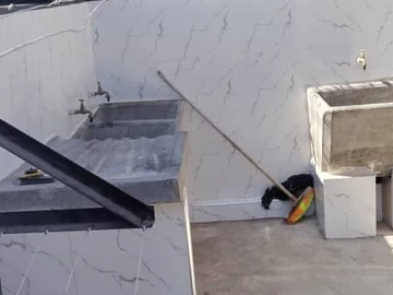 2 Bedroom Flat & Apartment