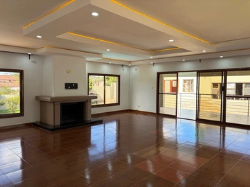 8 Bedroom House