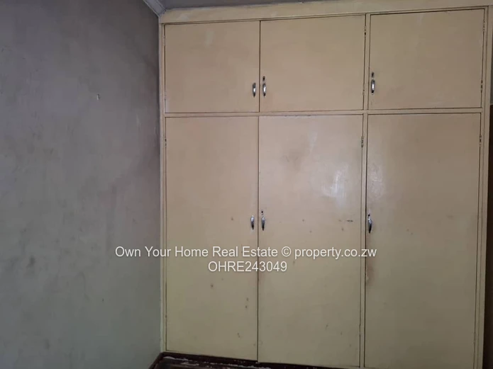 Marlborough 4-Bed on 3950m² — Pool, Borehole & Water Tank