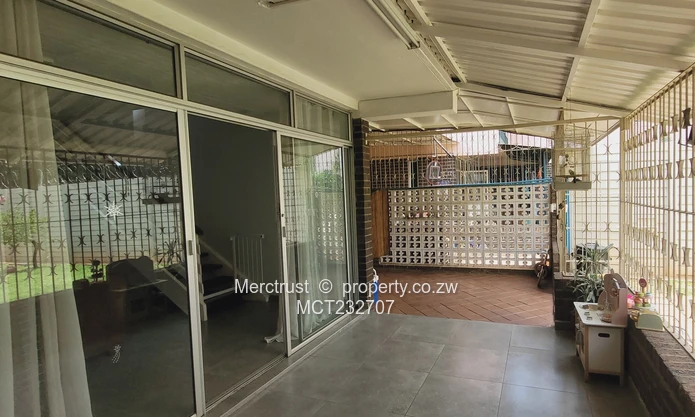 Immaculate duplex garden flat! (Sole Mandate)