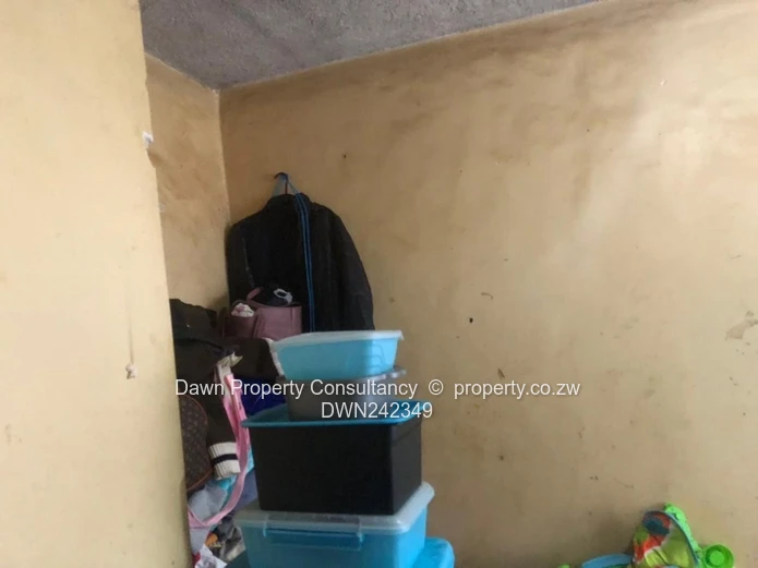 Cozy 3-Bed Kuwadzana Home with Verandah, Walled Yard