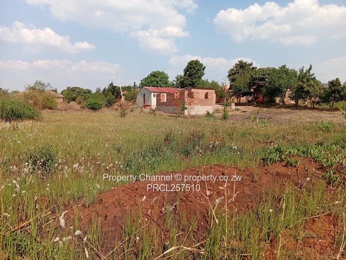 800m² Stand in Hatcliffe