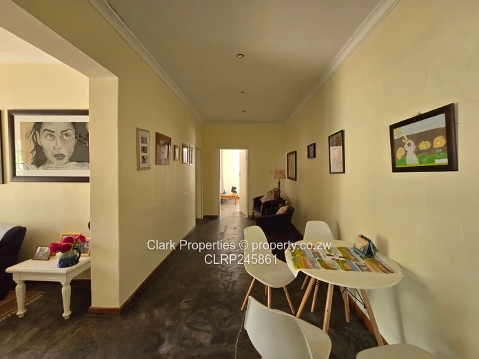 Character home  (Sole Mandate)