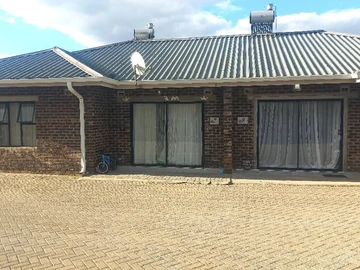 Charming 2-Bed Garden Flat in Secure Marlborough, Harare West