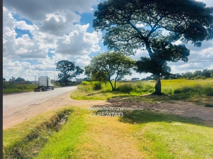 Prime 2,500m² Lochinvar Corner Plot — Main Road Frontage
