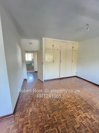 2 bed duplex flat in Avondale West