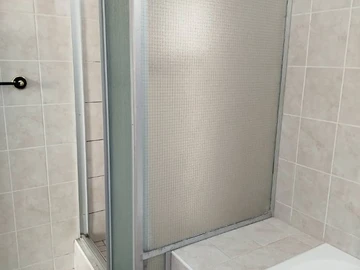 2 Bedroom Flat & Apartment