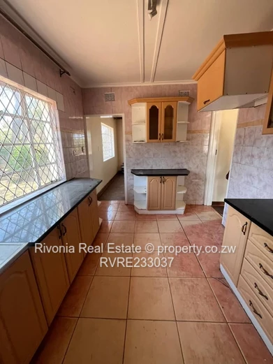 Charming house large land ideal for redevelopment 