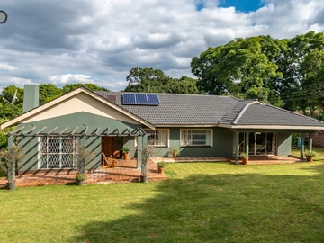 Elegant 4-Bedroom Home with a Solar back up power system in Prestigious Kennedy Dr