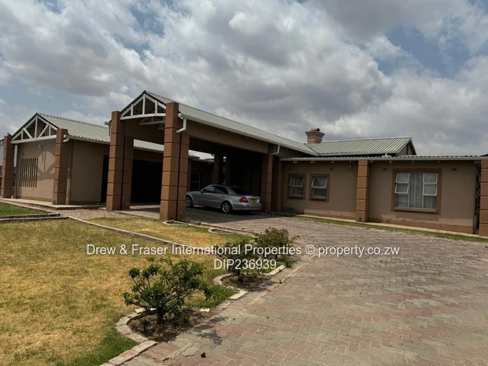 Spacious 4-Bed Family Home with Garden & Entertainment