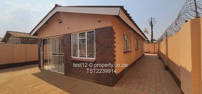 Glenview 3 House For Sale  (Sole Mandate)