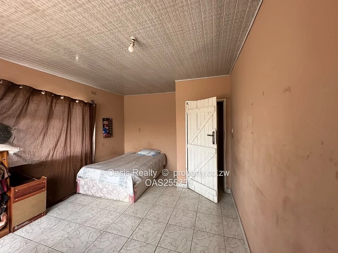 Home To Let In Mainway Meadows