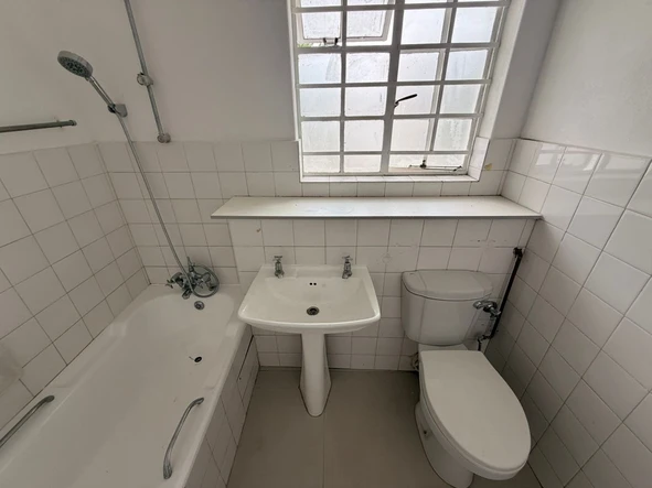 3 Bedroom Flat & Apartment