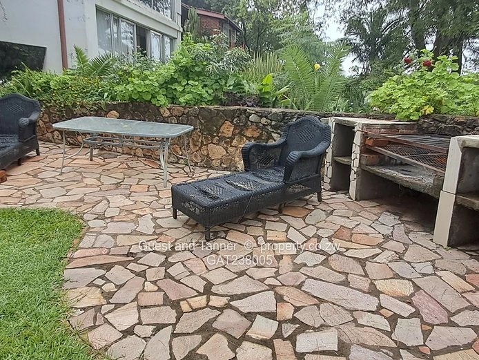 Luxury Glen Lorne House for Sale – 5 Bedrooms, Spa, Solar, Borehole & 7,000 sqm Stand