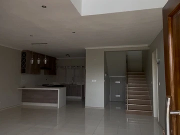 3 Bedroom Flat & Apartment