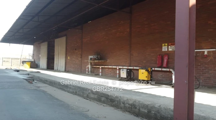 Conveniently located Warehouse & Factory along Glenagles road.