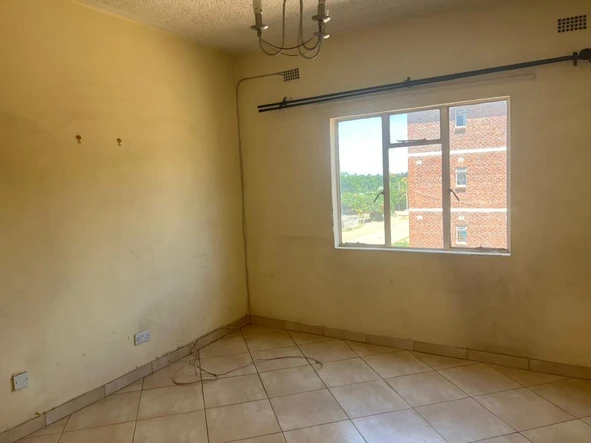 2 Bedroom Flat & Apartment