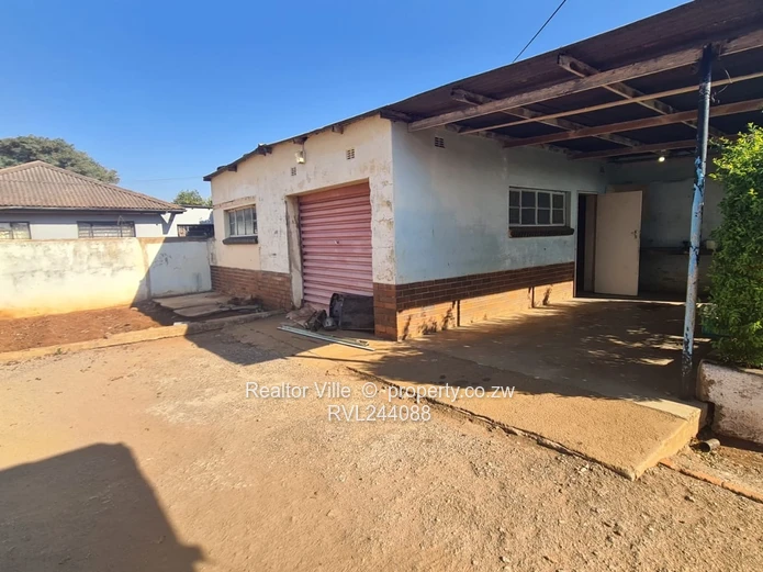 4 Bedroom House for Sale in QueensPark