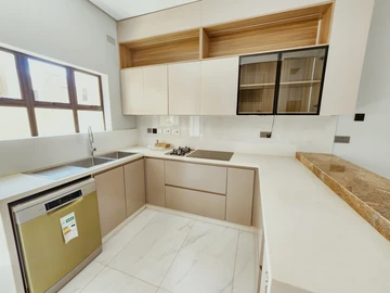 3 Bedroom Flat & Apartment