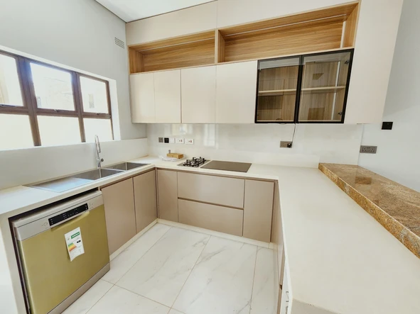 3 Bedroom Flat & Apartment