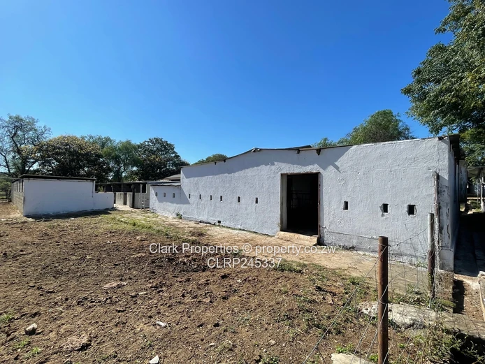 Multipurpose Farm Close To Bulawayo