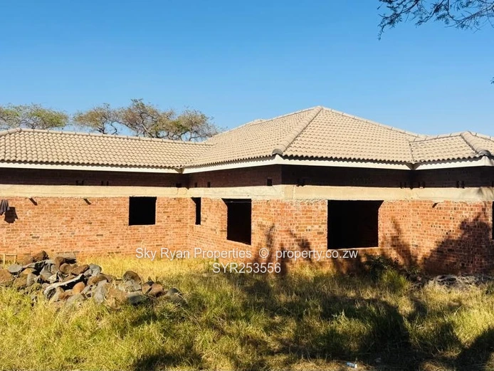 *House For Sale in Bluffhill 