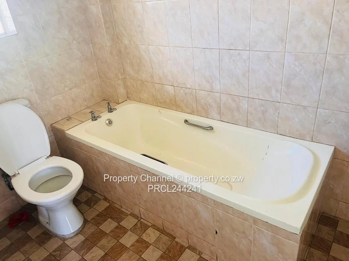 Bright 1-Bed Garden Flat with Borehole in Bluff Hill