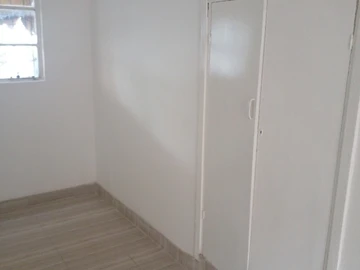 2 Bedroom Flat & Apartment