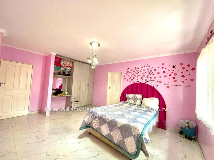 Elegant 5-Bedroom Family Home with Pool and Entertainment Areas, Haydon Park  (Sole Mandate)