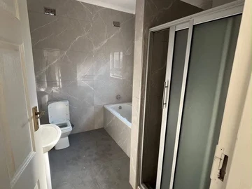 4 Bedroom Garden Flat