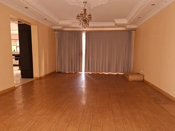 6 Bedroom House