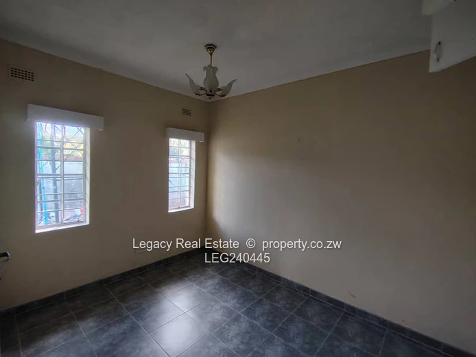 This 2 bedroom garden flat in Strathaven offers comfortable living in a quiet and serene environment