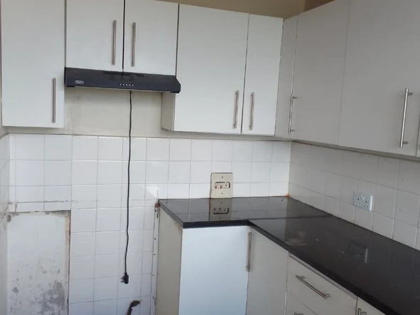 2 Bedroom Flat & Apartment