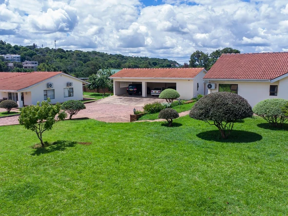 3 Unit Townhouse Complex