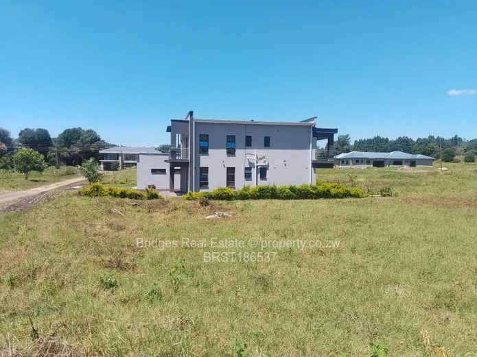 Quinnington Gated Community Stands