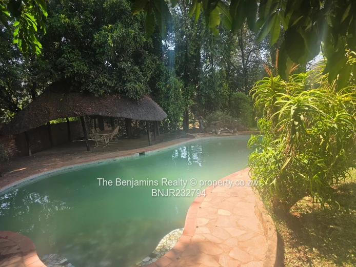 Fully Furnished Home In Greendale