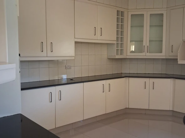 6 Bedroom House