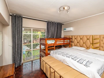 3 Bedroom Flat & Apartment