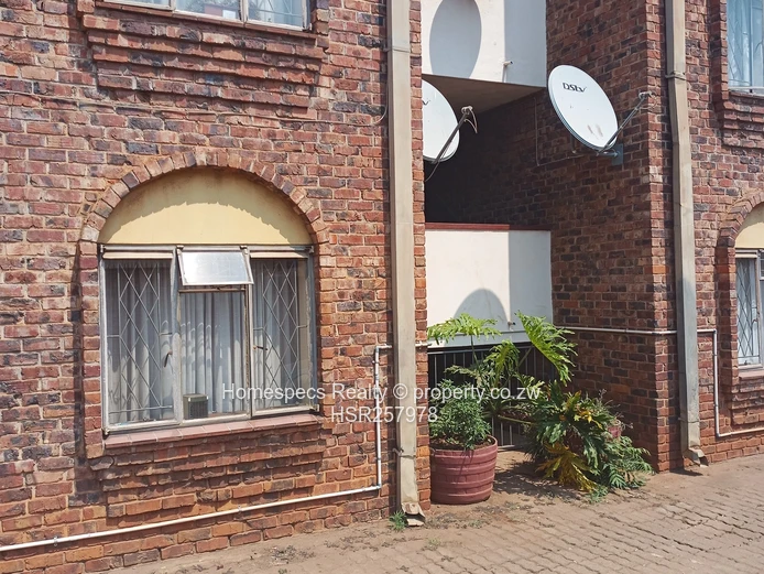 1-Bed Ground Floor Flat in Avenues — Borehole & Secure