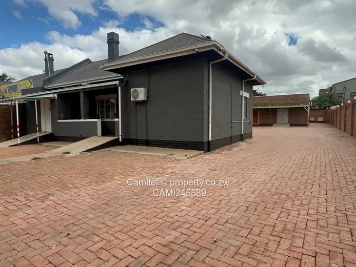 320m2 Office in Avenues, Harare CBD — Borehole